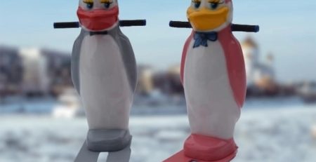 Помощники фигуристов пингвины