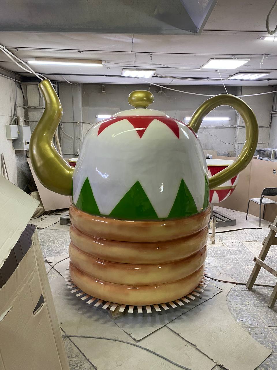 Фигура из стеклопластика « Чайник»