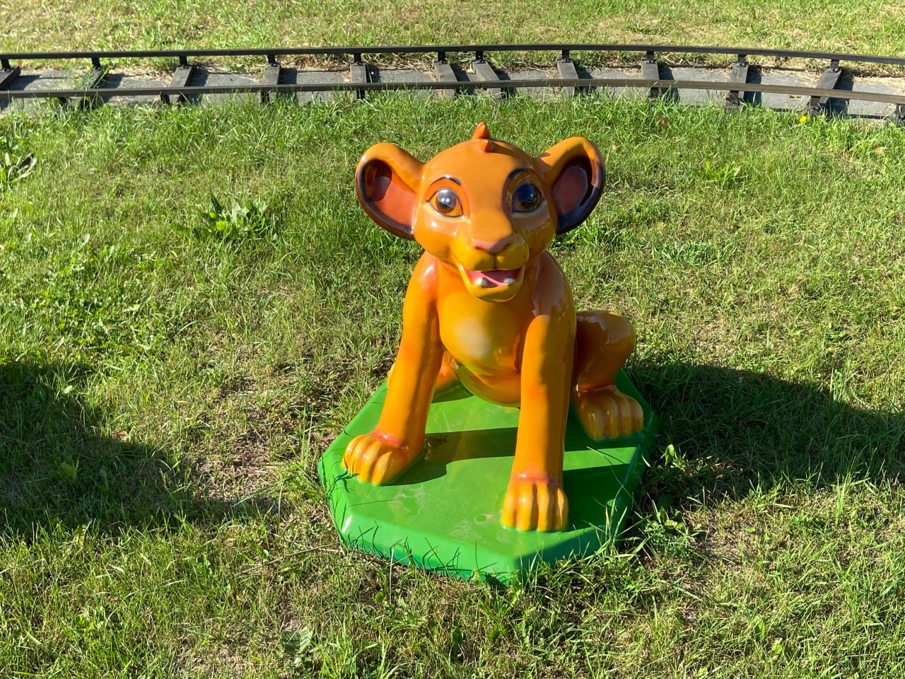 Фигура из стеклопластика "Симба"