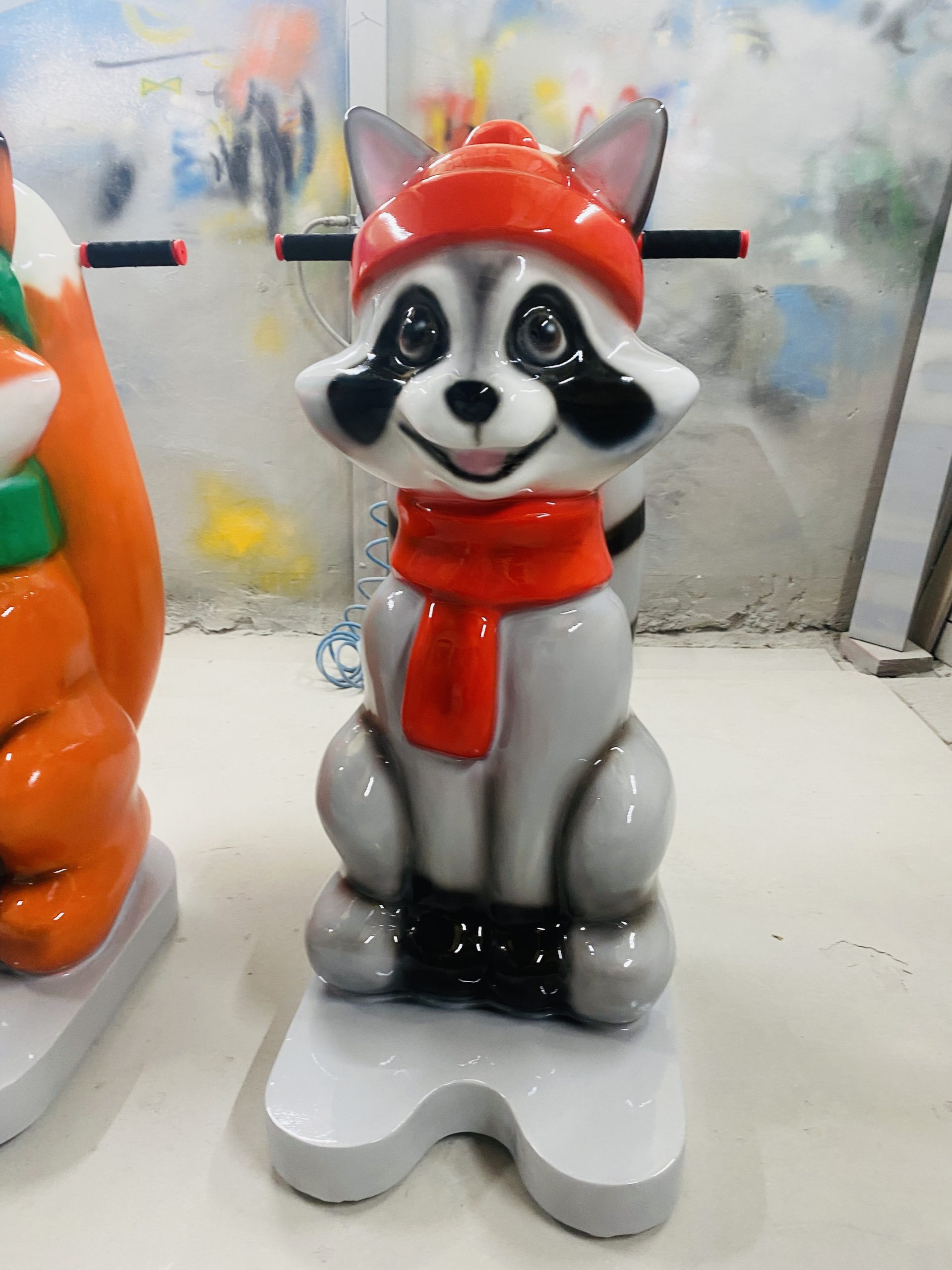 Помощник фигуриста Енот